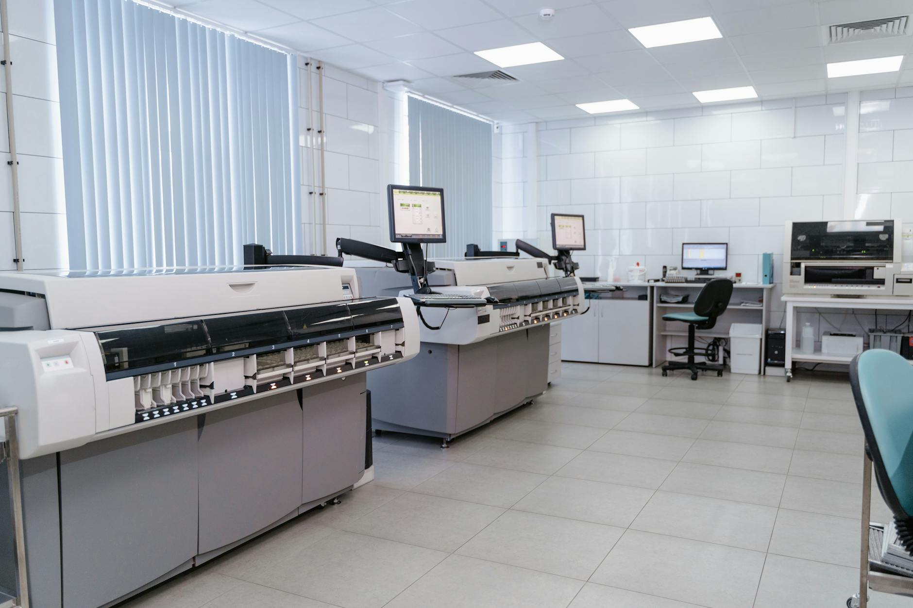 The Automatic Testing Machine for testing of Inverter/UPS, Solar inverters