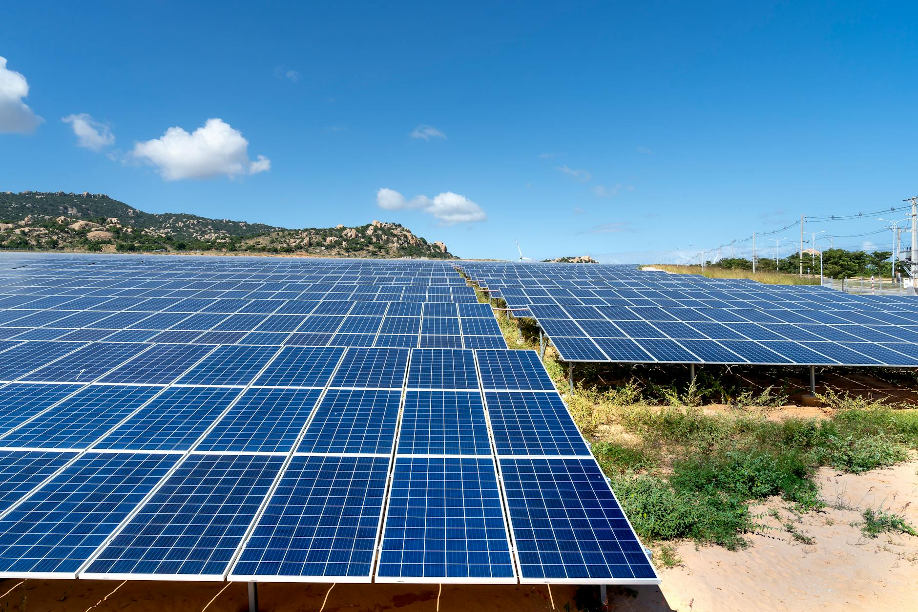 The Rise of Solar Energy and the Challenge of Power Cuts